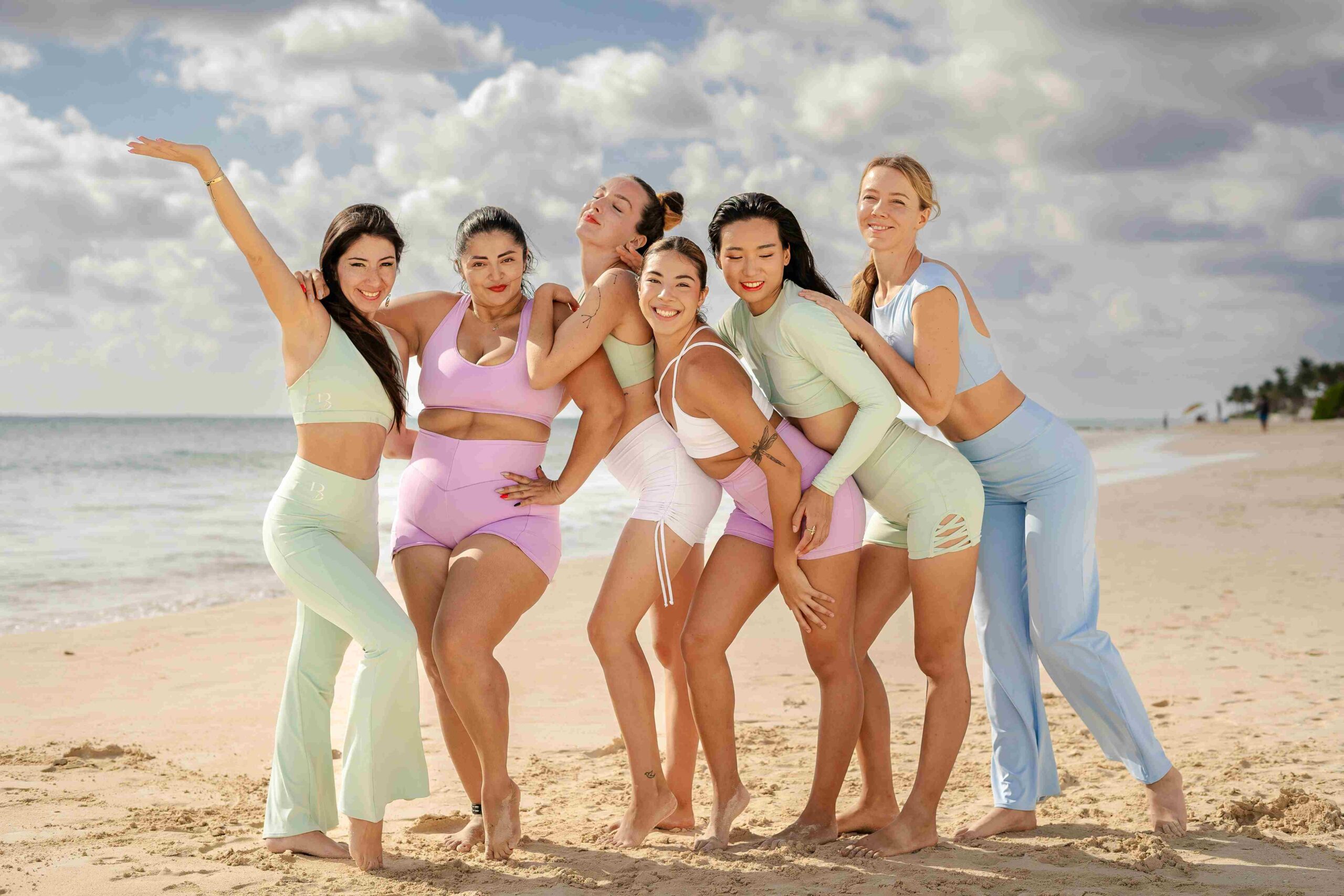 Read more about the article Chic and Comfy: Yoga Outfits for Every Season