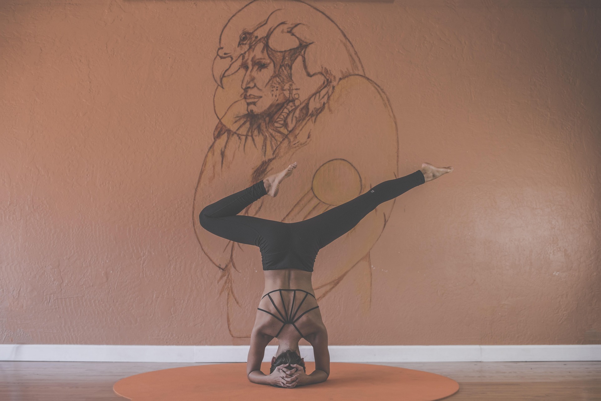 Read more about the article 12 Inspiring Yoga Wall Art Ideas